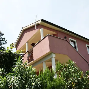 https://apartments-menderi-hills.primorje-gorskikotar.com