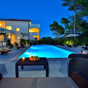 https://mam.hotelinzadar.com